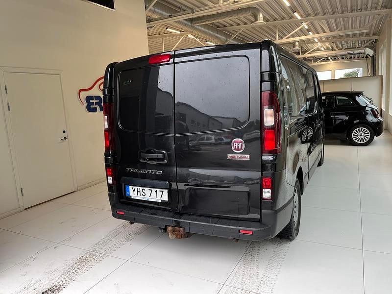 Begagnad Fiat Talento 122 HK (89 kW) 2016 Svart Minibuss