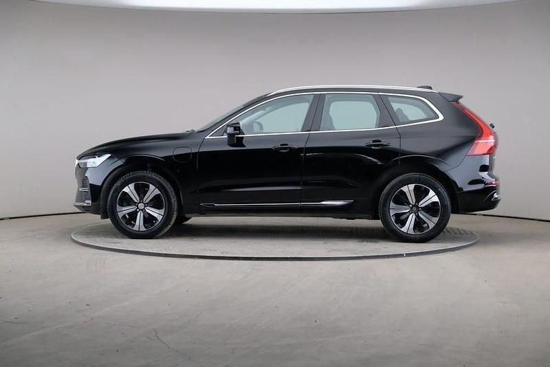 Begagnad Volvo XC60 Momentum 350 HK (257 kW) 2022 Black (solid) SUV