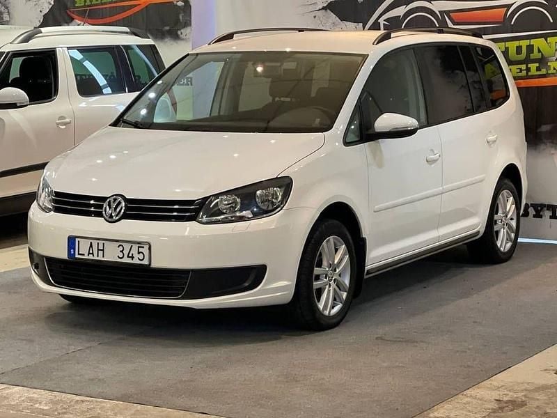 Vit Begagnad 2011 VW Touran Minibuss | 89 900 kr (Lite dyr) - Bild 1/4