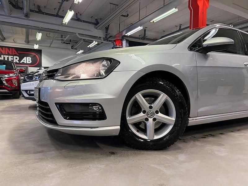 Begagnad VW Golf VII R-line 110 HK (80 kW) 2017 Silver Kombi