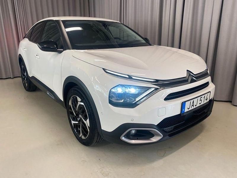 Begagnad Citroën C4 Shine 131 HK (96 kW) 2023 Vit Halvkombi