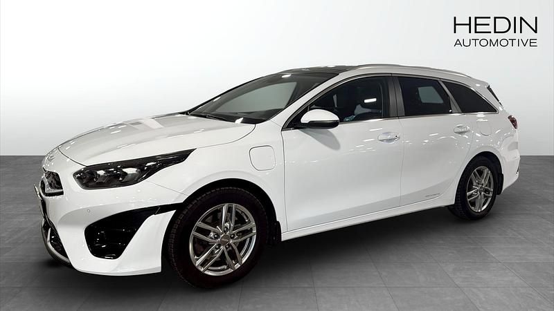 Vit (white) Begagnad 2021 Kia Ceed Sportswagon Kombi | 284 900 kr (Dyr) - Bild 1/4