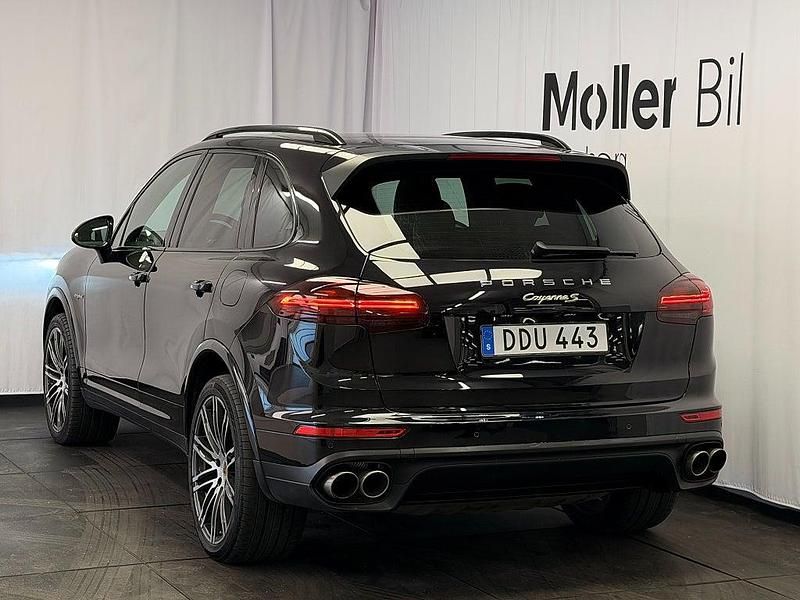 Begagnad Porsche Cayenne S E-Hybrid 2018 Svart SUV