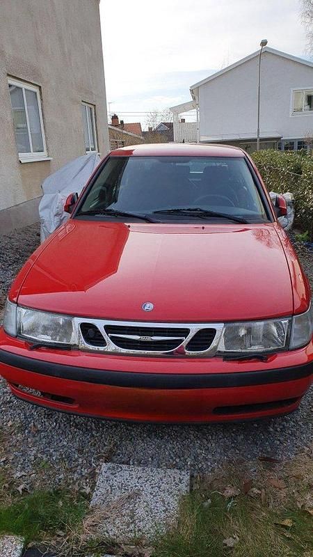 Röd Begagnad 2002 Saab 9-3 Halvkombi | 10 000 kr (Superpris) - Bild 1/4