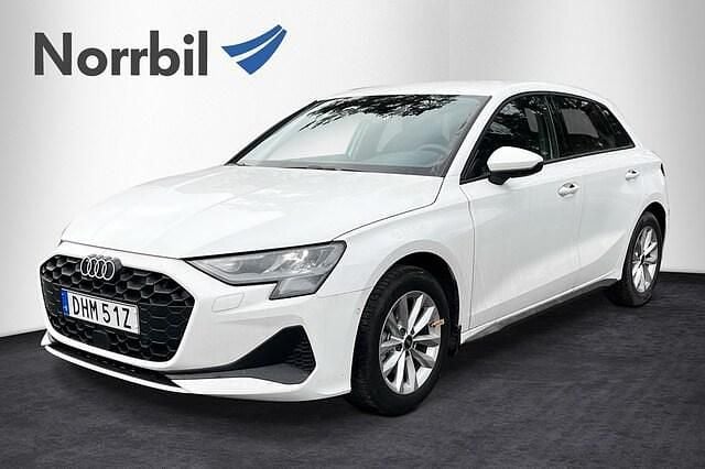 Begagnad Audi A3 Proline 150 HK (110 kW) 2024 Vit Halvkombi