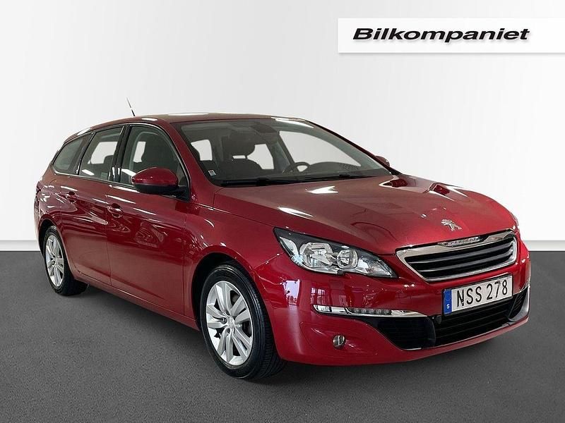 Begagnad Peugeot 308 Active 112 HK (82 kW) 2015 Mörkröd (röd) Kombi