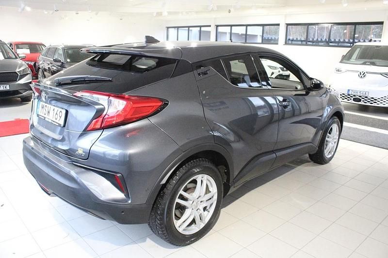 Begagnad Toyota C-HR 117 HK (86 kW) 2016 Grå SUV