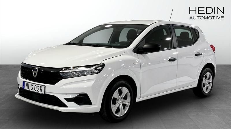 Vit (white) Begagnad 2022 Dacia Sandero Essentiel Halvkombi | 139 900 kr (Marknadspris) - Bild 1/4