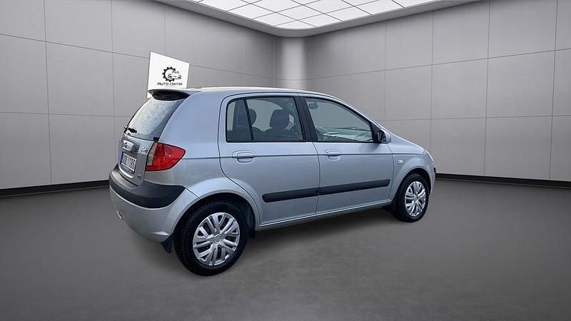 Begagnad Hyundai Getz 88 HK (64 kW) 2006 Silver Halvkombi