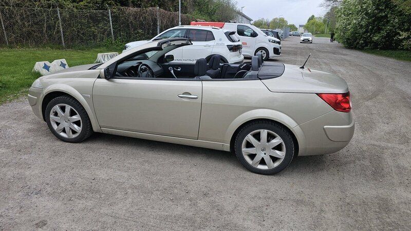 Brun Begagnad 2008 Renault Mégane Cabriolet Cab | 37 999 kr (Marknadspris) - Bild 1/4