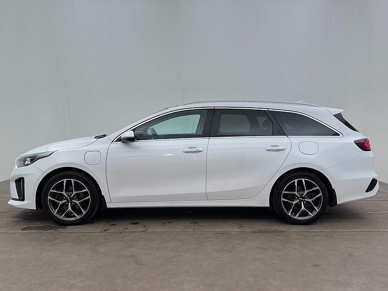 Begagnad Kia Ceed Sportswagon 141 HK (103 kW) 2021 Vit Kombi