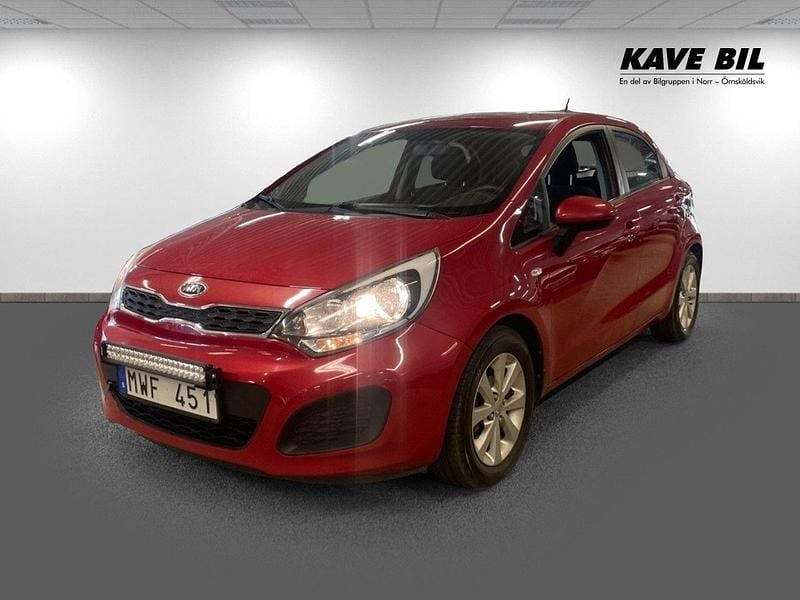 Röd Begagnad 2012 Kia Rio Halvkombi | 59 900 kr (Marknadspris) - Bild 1/4