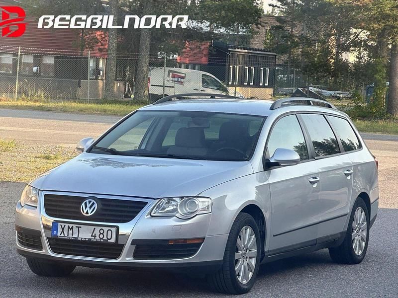 Silver Begagnad 2006 VW Passat Kombi | 55 000 kr (Lite dyr) - Bild 1/3