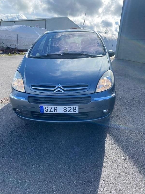Grå Begagnad 2007 Citroën Xsara Picasso Minibuss | 18 900 kr (Marknadspris) - Bild 1/4