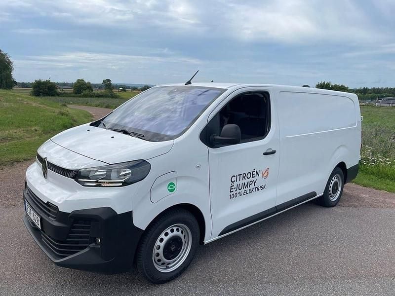 Begagnad Citroën e-Jumpy 100 kW (136 HK) 2024 Vit Minibuss