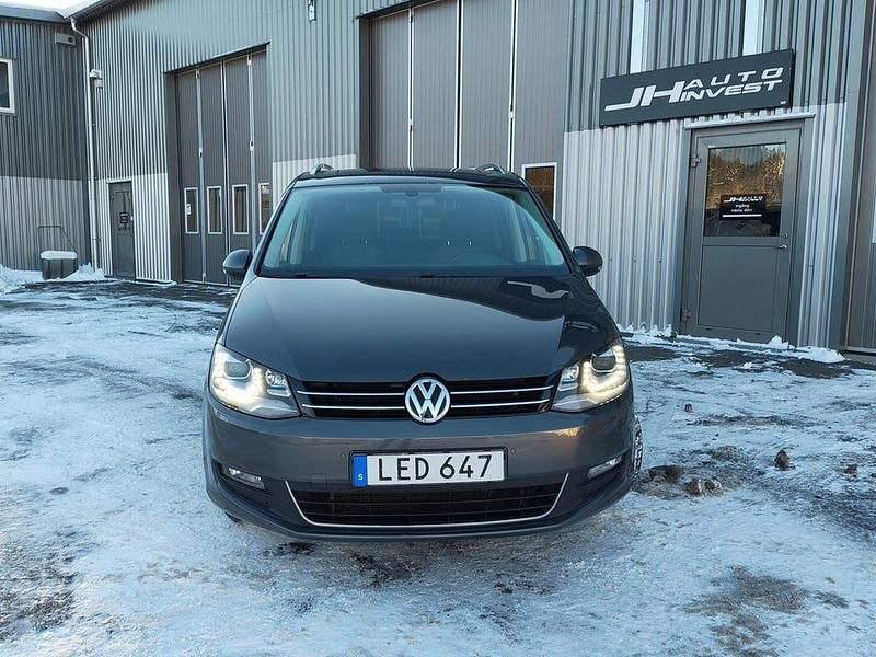 Begagnad VW Sharan 150 HK (110 kW) 2015 Grå Minibuss