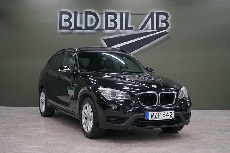 Svart Begagnad 2013 BMW X1 Sport Line SUV | 114 900 kr (Marknadspris) - Bild 1/4