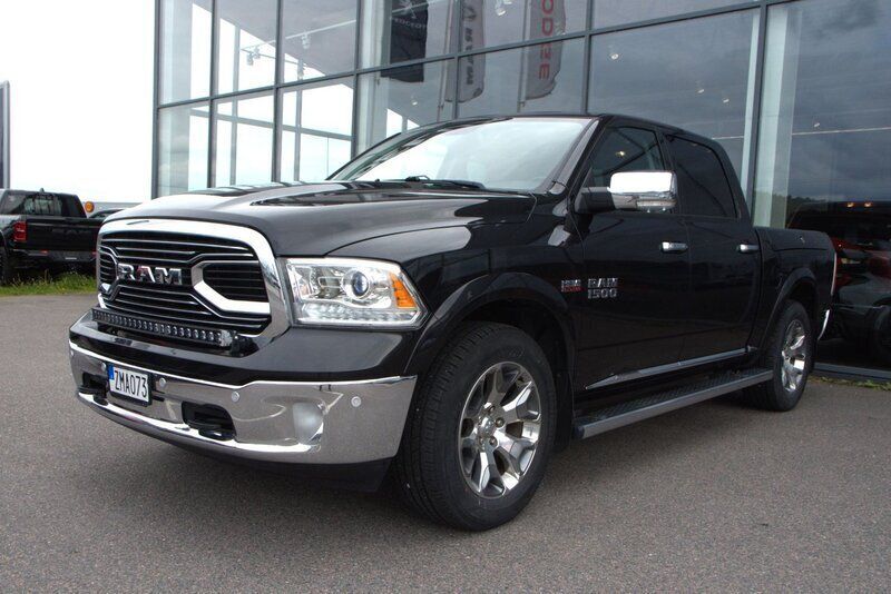 Svart Begagnad 2018 Dodge Ram Pickup | 399 000 kr (Lite dyr) - Bild 1/4