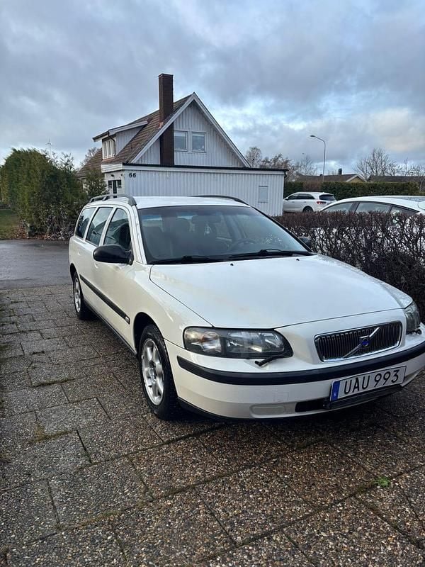 Begagnad 2003 Volvo V70 Kombi | 23 000 kr (Marknadspris) - Bild 1/4