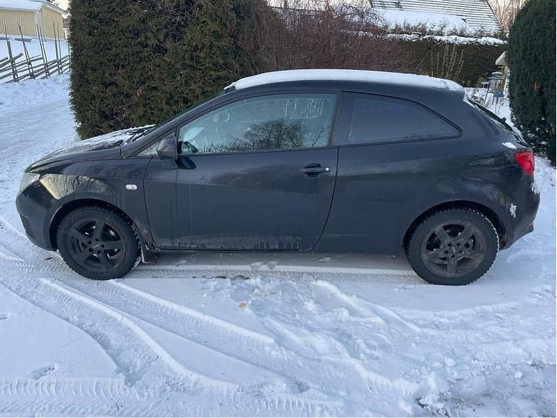 Begagnad 2010 Seat Ibiza Sport Halvkombi | 20 000 kr (Bra pris) - Bild 1/4