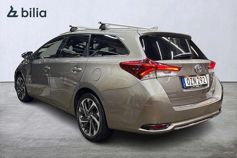 Begagnad Toyota Auris Touring Sports Active 117 HK (86 kW) 2016 Brun Kombi