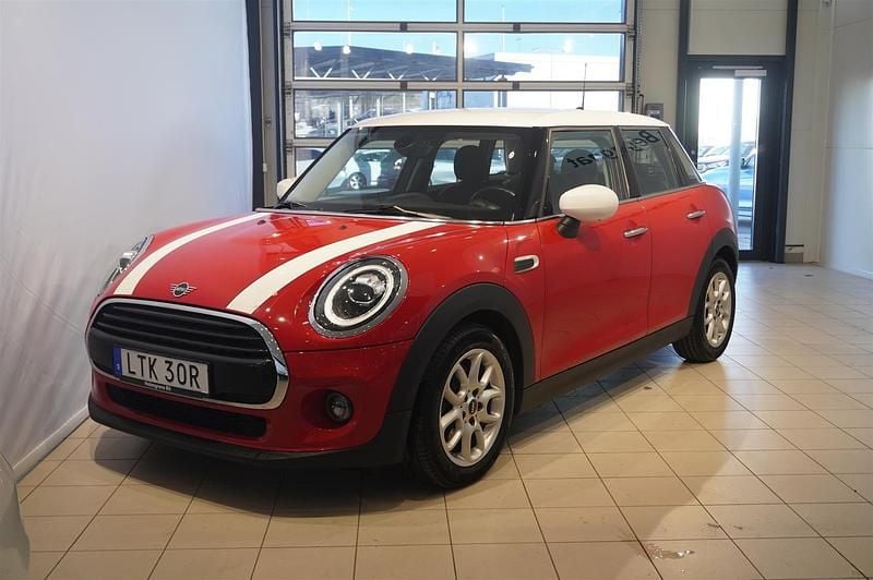 Chiliröd Begagnad 2019 Mini Cooper Halvkombi | 174 900 kr (Marknadspris) - Bild 1/4
