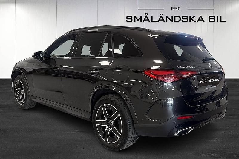 Begagnad Mercedes GLC300e AMG line 313 HK (230 kW) 2022 Grå SUV