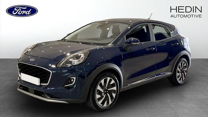 Blå (blue) Begagnad 2023 Ford Puma Titanium SUV | 234 000 kr (Superpris) - Bild 1/4