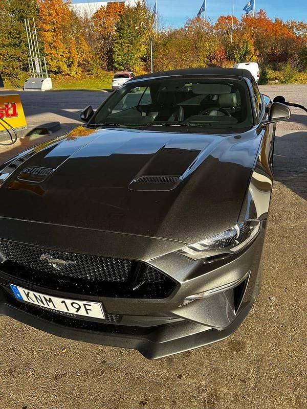 Begagnad 2019 Ford Mustang GT Convertible Cab | 400 000 kr (Superpris) - Bild 1/3