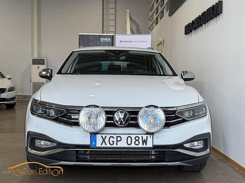 Begagnad VW Passat Alltrack 191 HK (140 kW) 2020 Vit Kombi