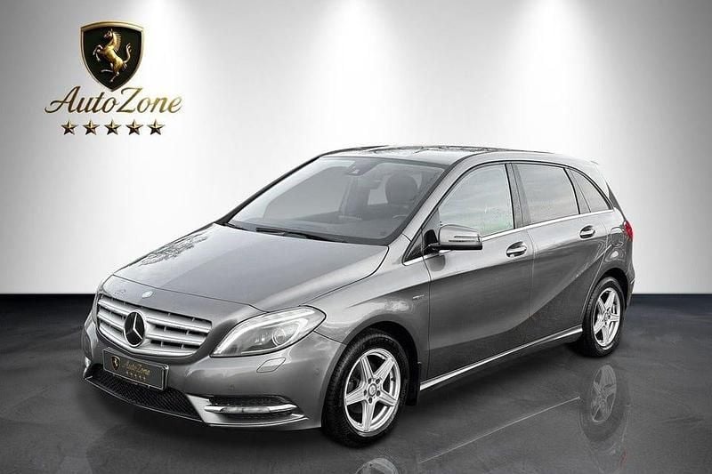 Grå Begagnad 2013 Mercedes B180 Minibuss | 79 900 kr (Superpris) - Bild 1/3