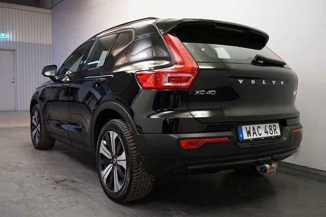 Begagnad Volvo XC40 Core 185 kW (252 HK) 2022 Svart SUV