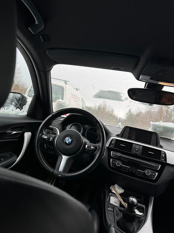 Begagnad BMW 118 136 HK (100 kW) 2019 Halvkombi