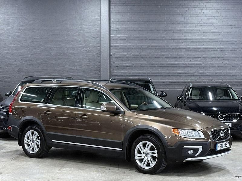 Brun (brun metallic) Begagnad 2014 Volvo XC70 Summum SUV | 189 900 kr (Marknadspris) - Bild 1/4