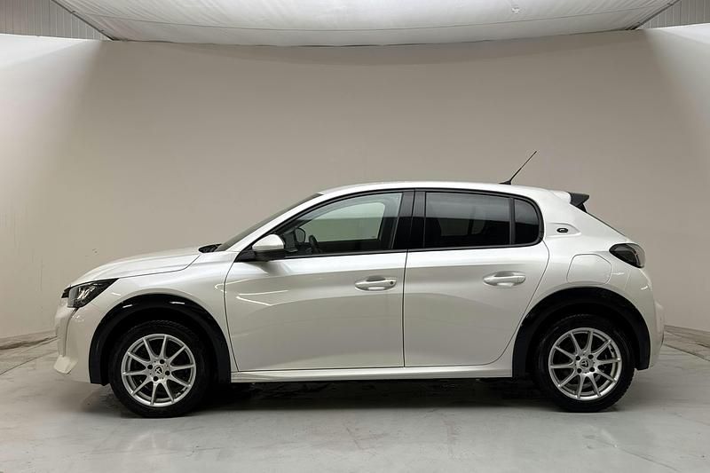 Begagnad Peugeot e-208 Allure 100 kW (136 HK) 2021 Vit Halvkombi