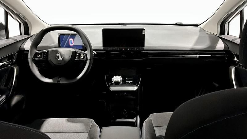 Begagnad MG MG4 EV 150 kW (204 HK) 2024 Vit Halvkombi