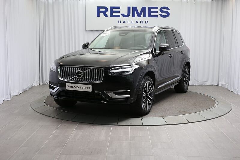 Svart Begagnad 2023 Volvo XC90 Plus SUV | 689 500 kr (Superpris) - Bild 1/4