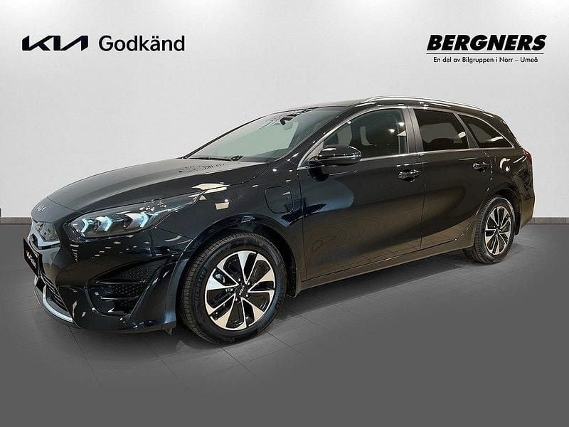 Grå Begagnad 2023 Kia Ceed Sportswagon Advance Kombi | 339 900 kr - Bild 1/4