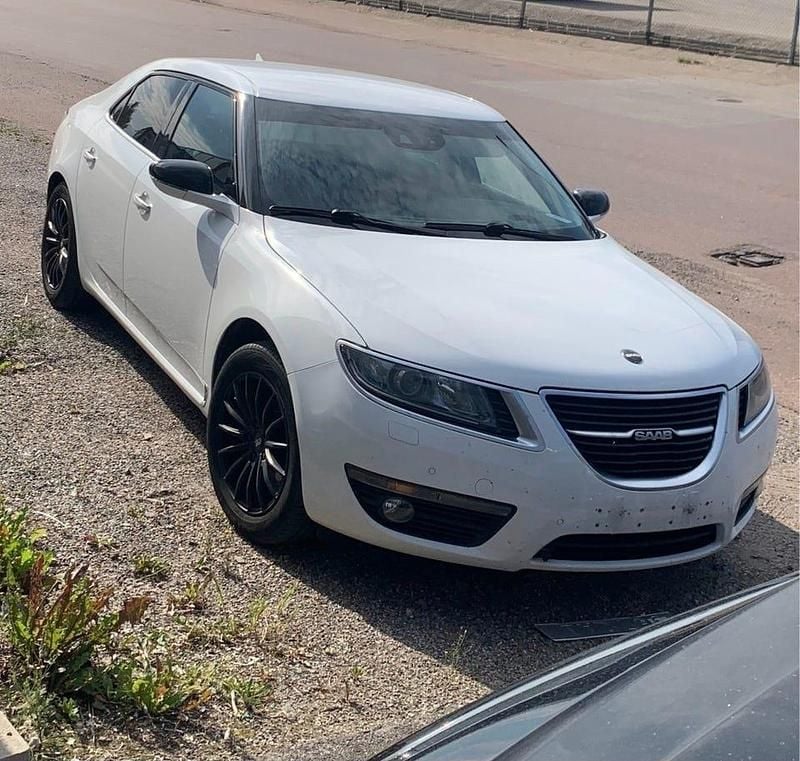 Begagnad 2010 Saab 9-5 Sedan | 100 000 kr (Marknadspris) - Bild 1/4
