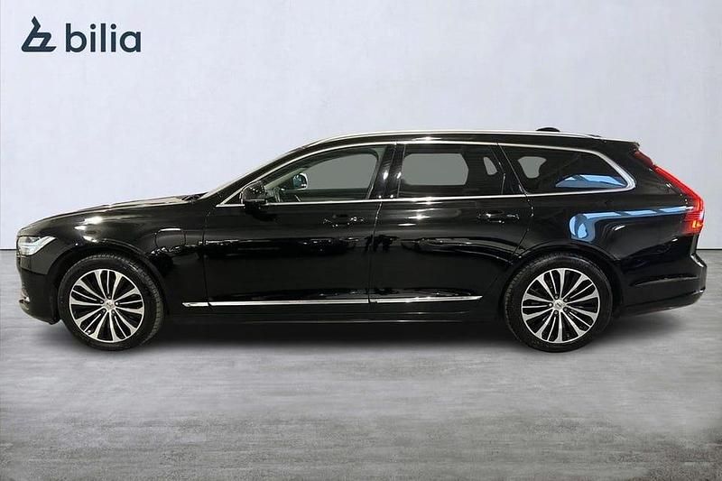 Begagnad Volvo V90 Core 355 HK (261 kW) 2023 Svart Kombi