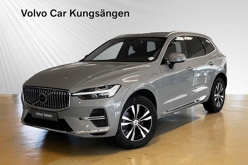 Grå Begagnad 2024 Volvo XC60 Core SUV | 489 900 kr (Bra pris) - Bild 1/3