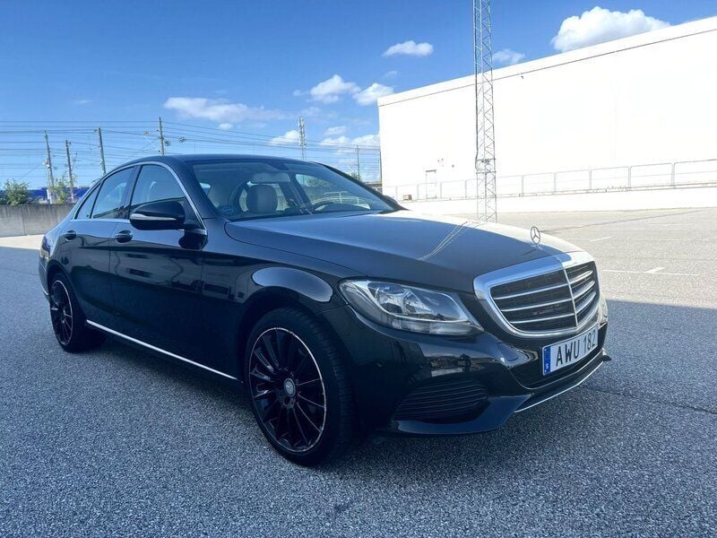 Svart Begagnad 2015 Mercedes C220 Sedan | 199 800 kr (Bra pris) - Bild 1/4