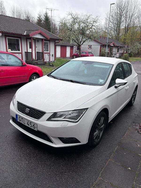 Begagnad 2016 Seat Leon Halvkombi | 70 000 kr (Marknadspris) - Bild 1/3