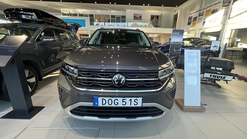 Grå Ny 2026 VW T-Cross SUV | 327 200 kr (Marknadspris) - Bild 1/4