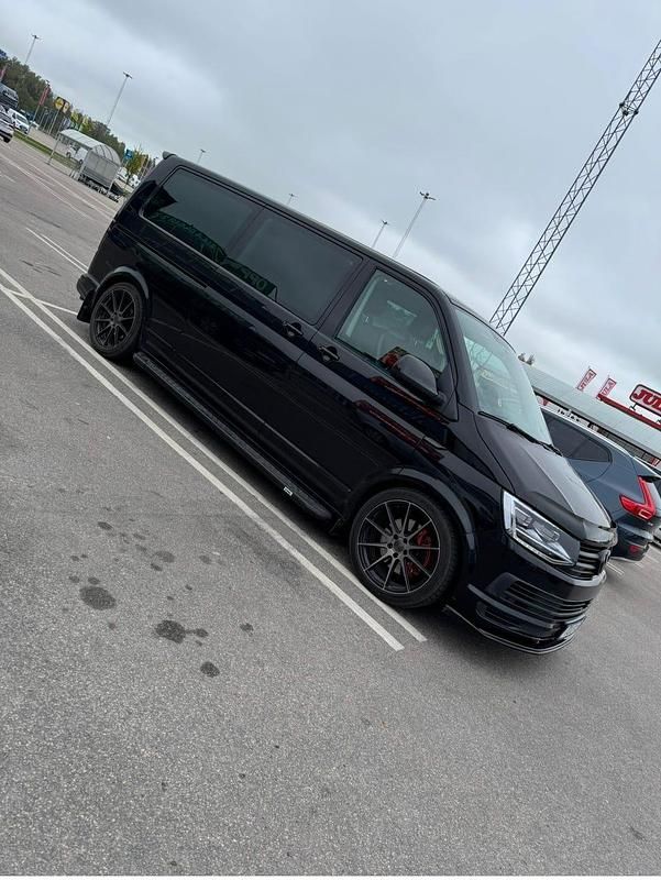 Begagnad 2019 VW Multivan | 489 900 kr (Dyr) - Bild 1/4