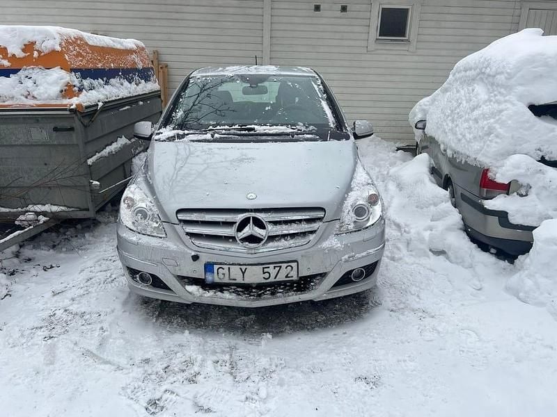 Begagnad 2009 Mercedes B200 Minibuss | 28 000 kr (Bra pris) - Bild 1/4