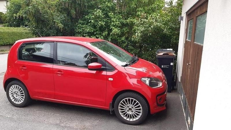 Begagnad 2016 VW up! high up! Halvkombi | 73 000 kr (Bra pris) - Bild 1/3