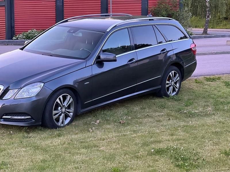 Begagnad 2011 Mercedes E250 Kombi | 85 000 kr (Bra pris) - Bild 1/4