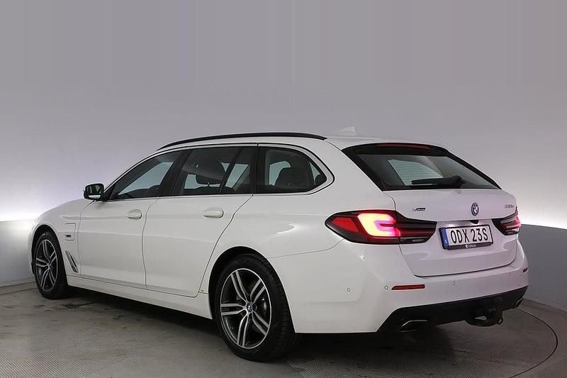 Begagnad BMW 530e 215 HK (158 kW) 2022 Vit Kombi