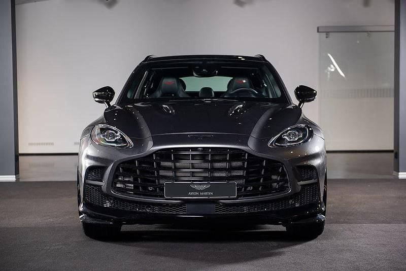 Begagnad Aston Martin DBX 707 707 HK (519 kW) 2023 Magnetic silver SUV